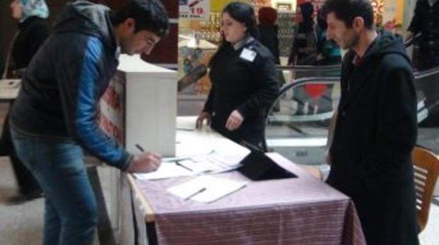 Tatvan&rsquo;da &lsquo;kamuda Kılık Kıyafet Serbestliği&rsquo; İ&ccedil;in İmza Kampanyası