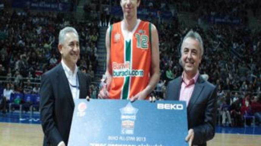 Sma&ccedil; Yarışmasını İzzet T&uuml;rkyılmaz Kazandı