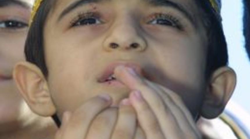 Fatih Camii'nde Eller Suriye Için Açıldı