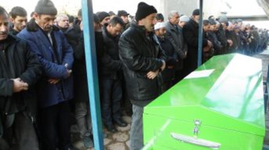 Kazada Hayatını Kaybeden Gazete Dağıtıcısı Dumlupınar Son Yolculuğuna Uğurlandı