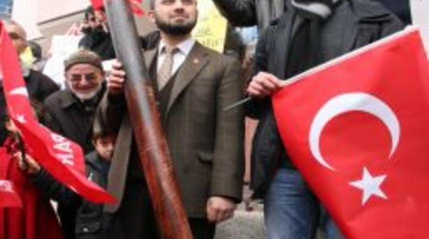 Miting Iptalini Maket F&uuml;zeyle Protesto Ettiler