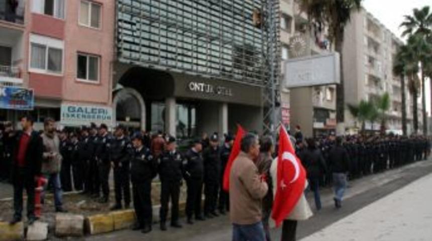 Patriot F&uuml;zelerini Kuracak Askerler Protesto Edildi