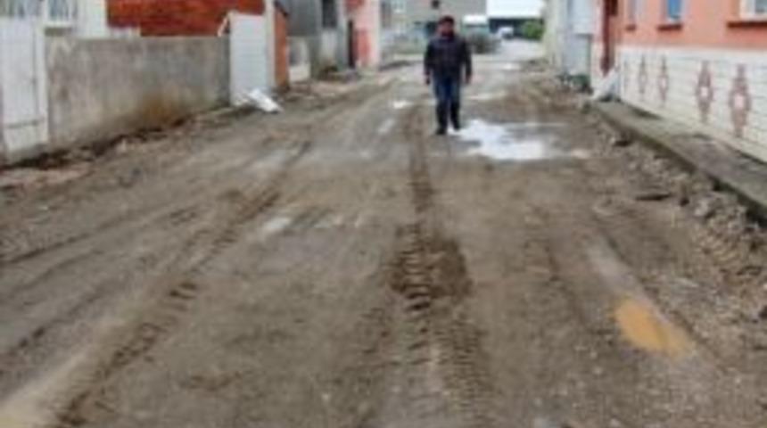 Burhaniye&rsquo;de Su Şebekesi Yenileniyor