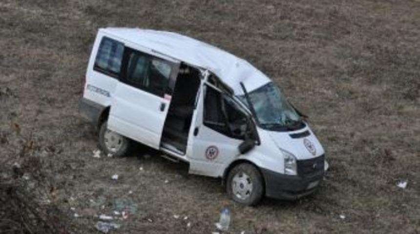 Öğrenci Minibüsü Kaza Yaptı: 8 Yaralı