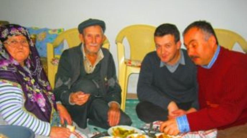 Burhaniye&rsquo;de Sağlık&ccedil;ılar Her Zaman Vatandaşın Yanında