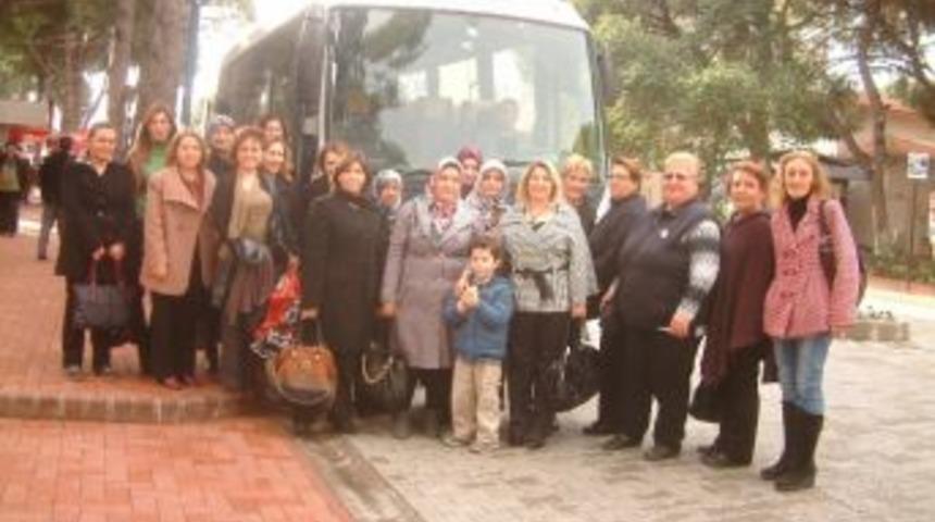 &ldquo;g&ouml;n&uuml;l El&ccedil;ileri&rdquo; Ayvalık&rsquo;ta &Ccedil;ocuk Yuvasını Ziyaret Etti