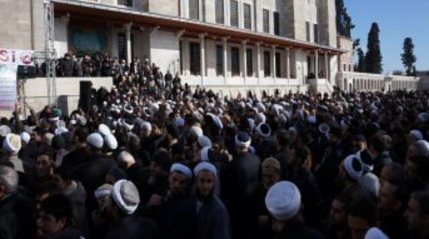 Binlerce Kişi Suriye I&ccedil;in El A&ccedil;ıp, Dua Etti