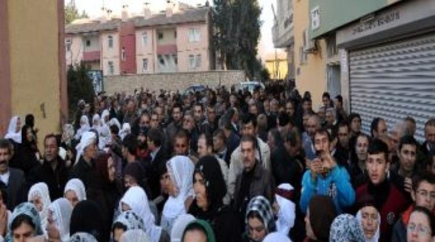 Bdp Diyarbakır Milletvekili Nursel Aydoğan, Pkk'lı Taziyesine Katıldı