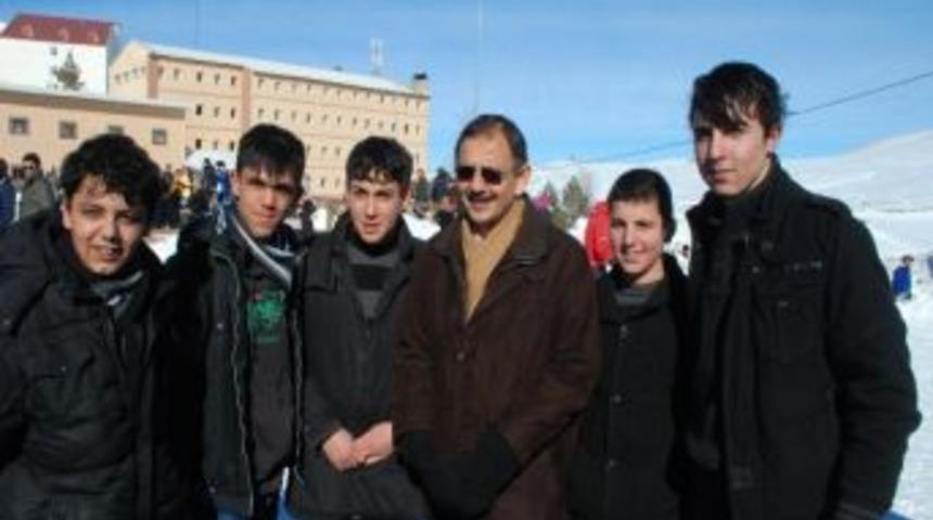 Başkan &Ouml;zhaseki Erciyes'i Gezdi