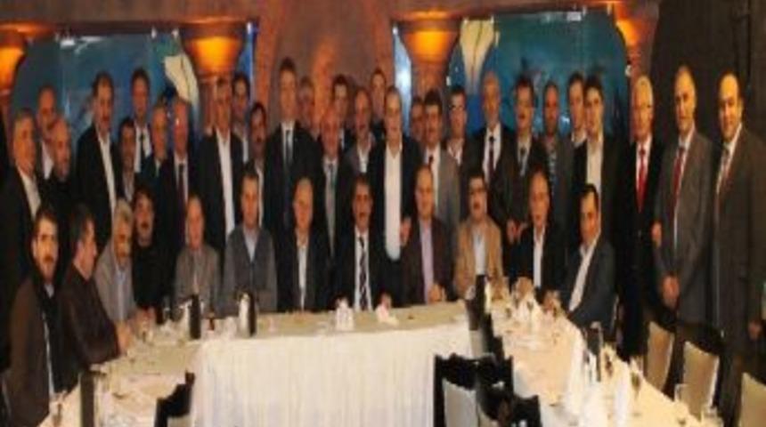 Ak Partiler Birlik Beraberlik Yemeğinde Buluştu