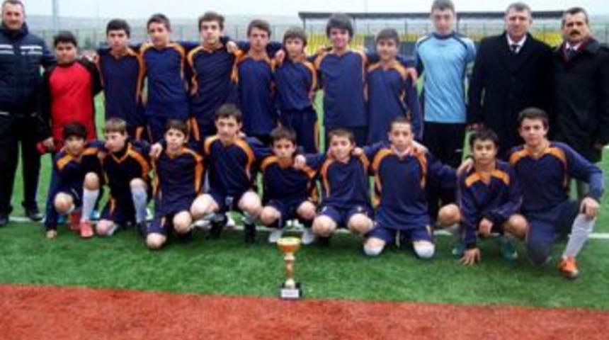 &Ccedil;orlu Ortaokulu Yıldız Erkekler Şampiyonu Oldu
