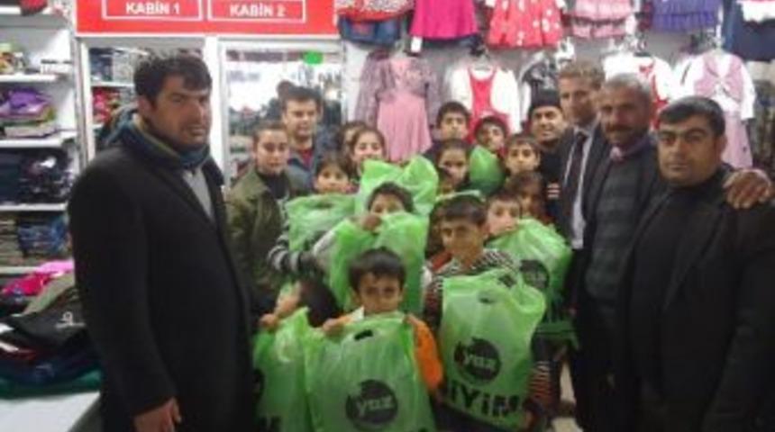 Kahta'da &Ouml;ğrencilere Giysi Yardımı Yapıldı