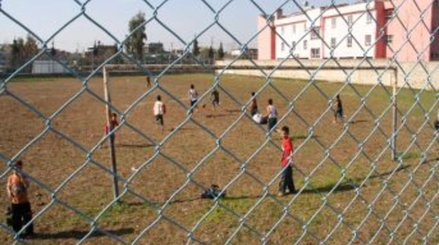 Ayakkabı Eskimesin Diye Yalın Ayak Futbol!
