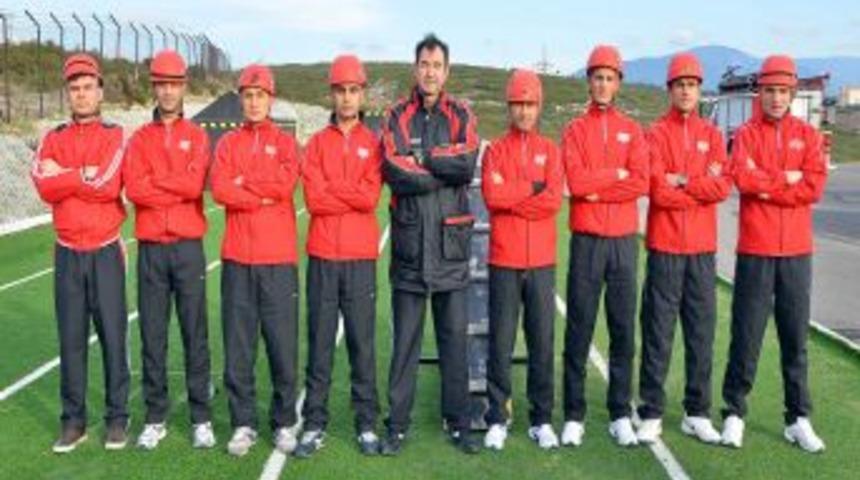İzmirli Itfaiyeciler T&uuml;rkiye Rekoru Kırdı