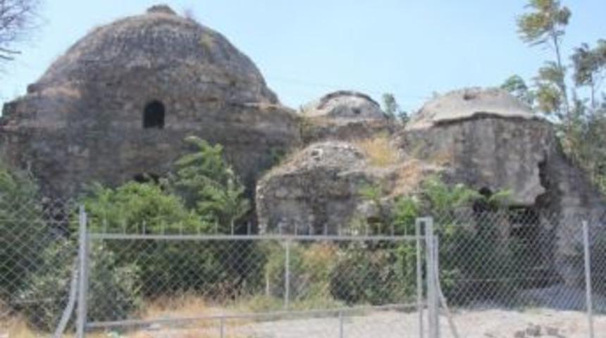 Burhaniye&rsquo;nin Pazarbaşı Hamamı Restore Edilecek