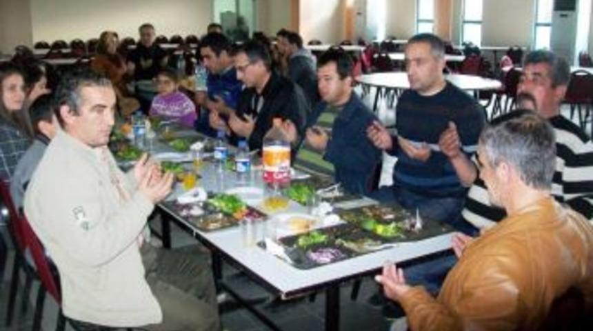 Karaağa&ccedil;&rsquo;ta Dayanışma Yemeği