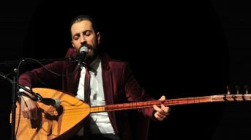 Beylikd&uuml;z&uuml; Belediyesi Neşet Ertaş&rsquo;ı Andı