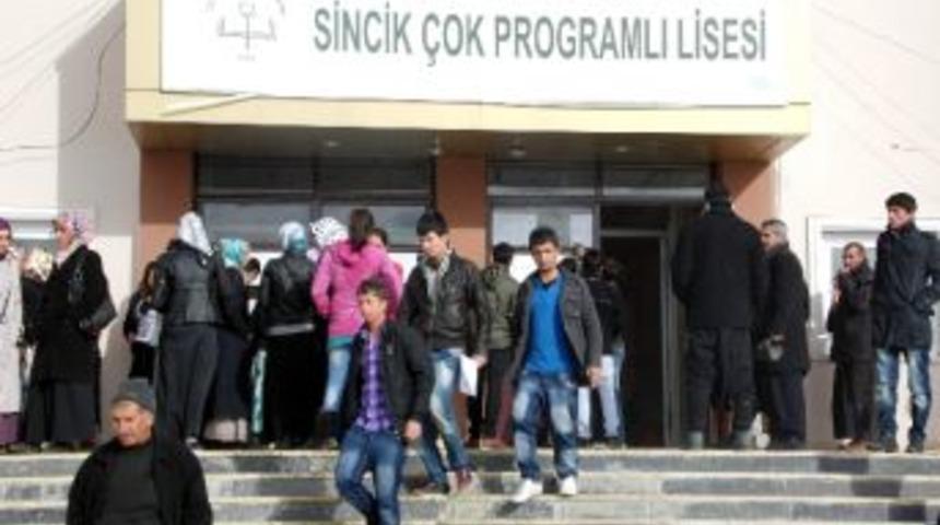 Sincik'te İlk Kez A&ccedil;ık &Ouml;ğretim Lisesi Sınavı Yapıldı