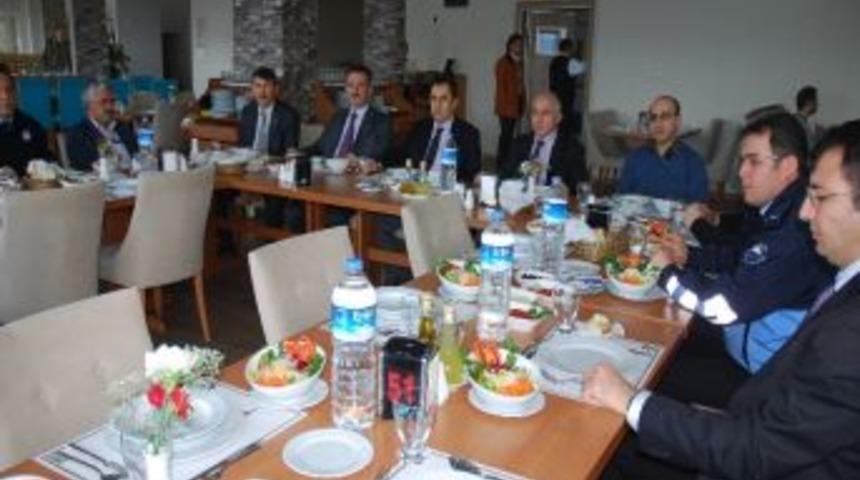 Zabıta M&uuml;d&uuml;rleri Gemlik'te Toplandı