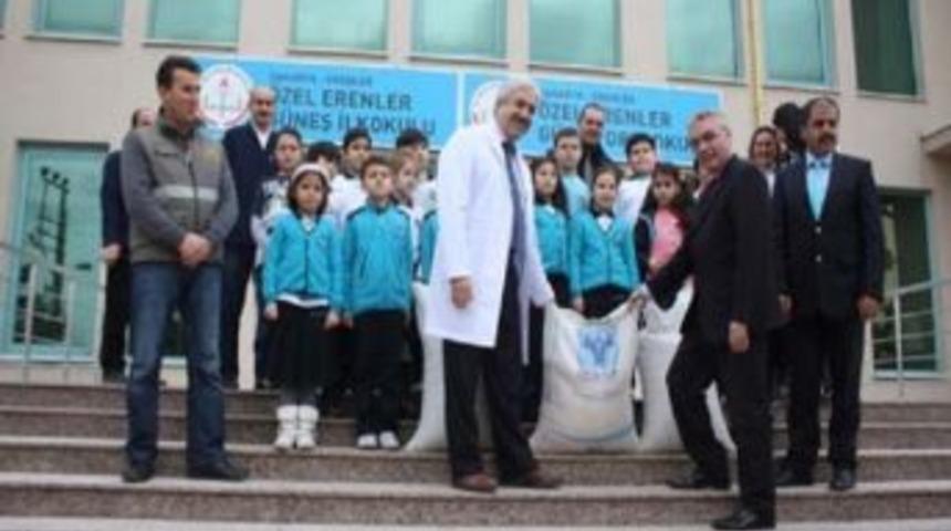 Sakaryalı &Ouml;ğrencilerden &Ouml;rnek Davranış