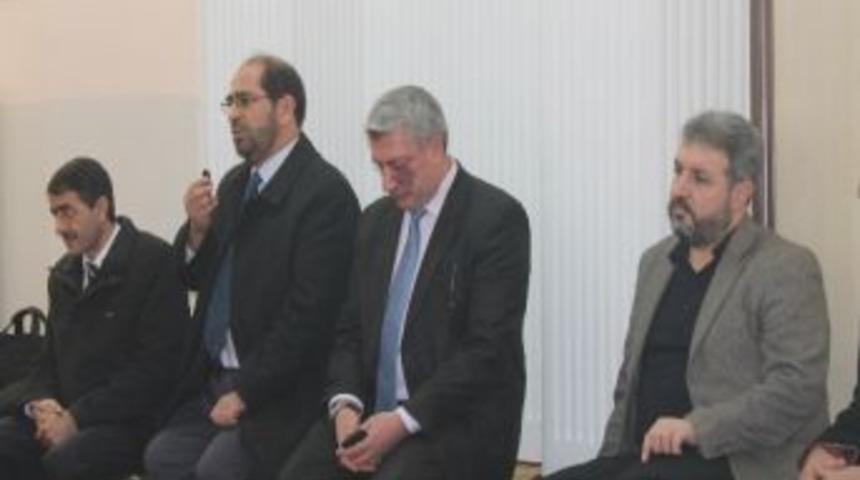 Van'da Umre'ye Gidecek Olanlara Seminer Verildi