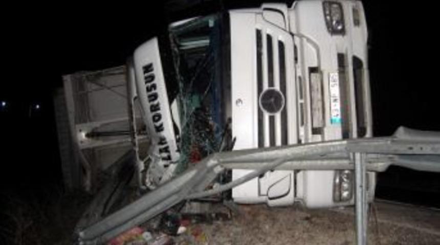 Boz&uuml;y&uuml;k&rsquo;te Trafik Kazaları: 6 Yaralı