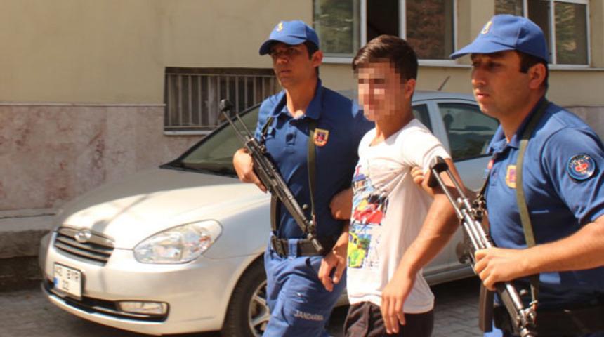 16 yaşındaki çocuk, ablasıyla ilişkisi olduğunu öne sürdüğü kişiyi öldürdü