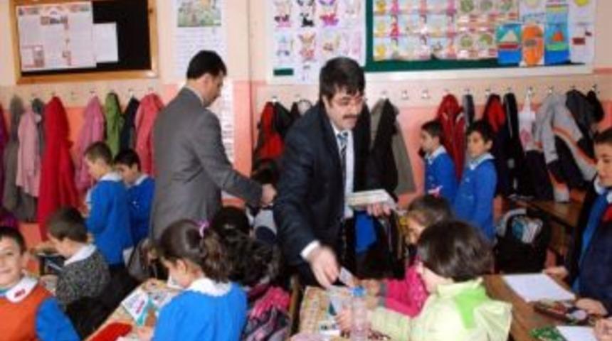 Melikgazi'den Karne Hediyesi