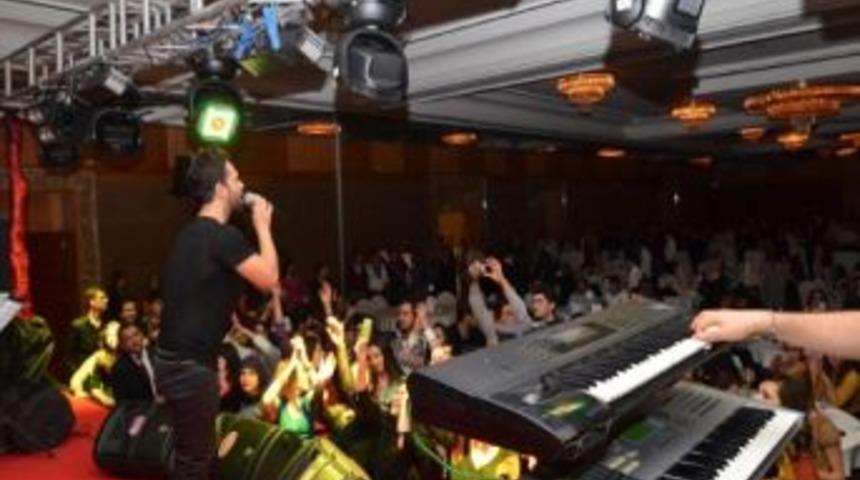 &Ouml;zg&uuml;n Vanlıları Coşturdu