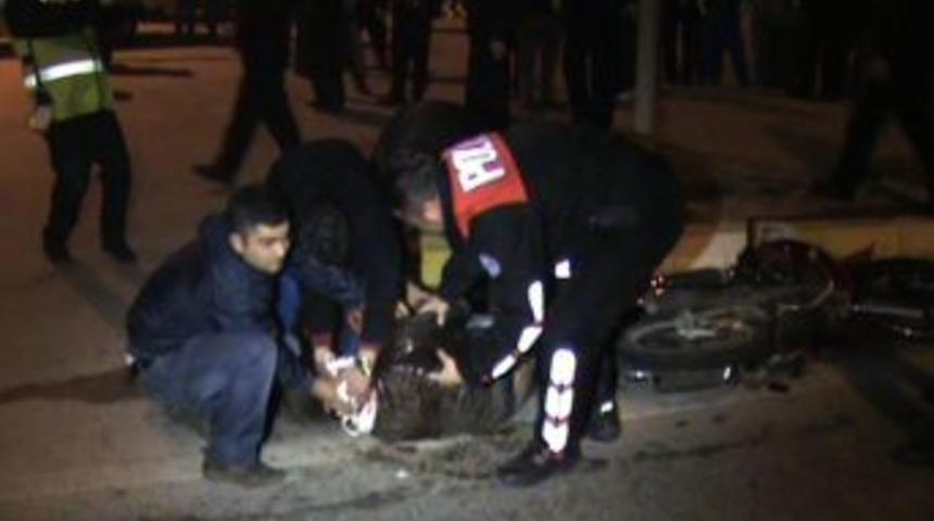 Motosiklete TIR &Ccedil;arptı: 1 Ağır Yaralı