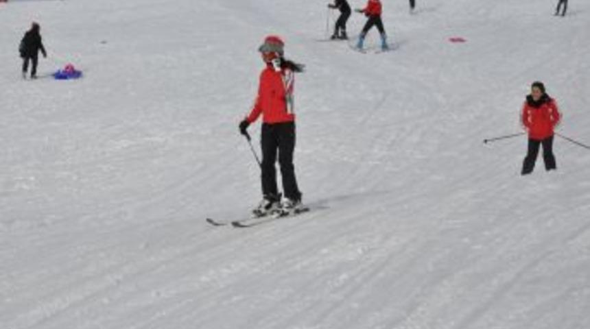 Bing&ouml;l'de Kayak Yapmasını Bilmeyenler, Milli Sporcudan &Ouml;ğrenebiliyor