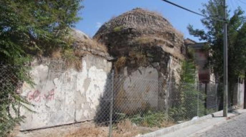 Burhaniye'deki Tarih&icirc; Pazarbaşı Hamamı Restore Edilecek