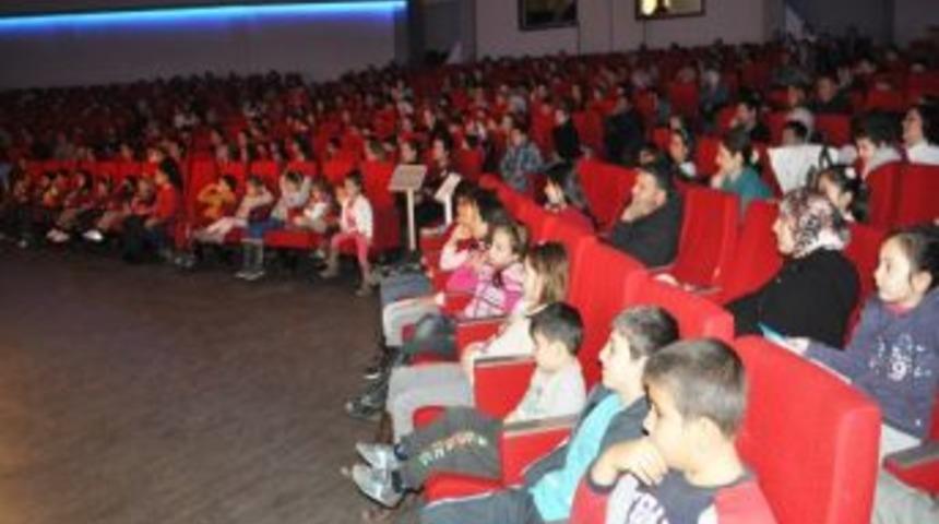 'masal Dostlarımız' Adlı Tiyatro Oyunu &Ccedil;ocuklarla Buluştu