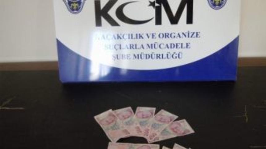 Asker Sevgilisiyle Sahte Paraları Harcarken Yakalandı