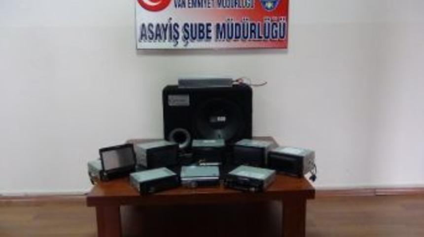 Oto Fareleri Yakalandı