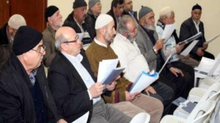 Sel&ccedil;uklu&rsquo;da Emekliler İlahi Korusu Oluşturdu