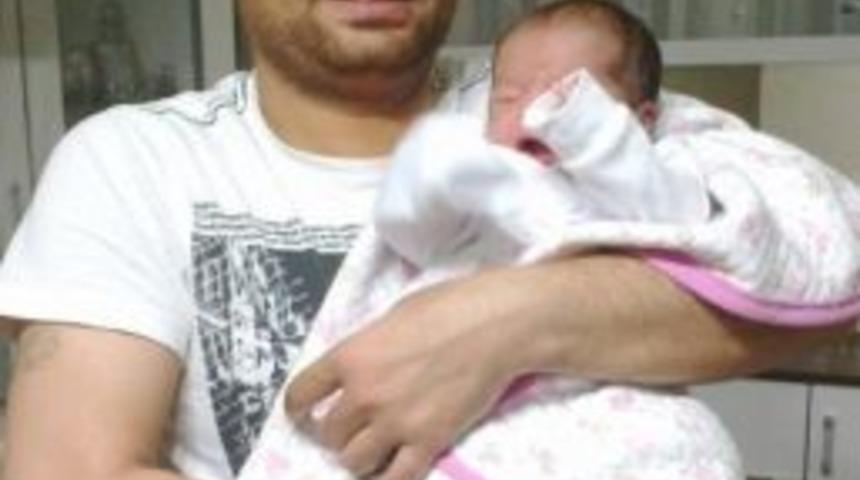 (&ouml;zel Haber) Suriye&rsquo;deki Savaştan Ka&ccedil;an Emina Kızını T&uuml;rkiye&rsquo;de Doğurdu