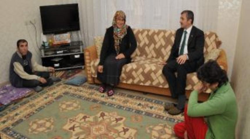 Başkan Tahmazoğlu, Aile Ziyaretlerini S&uuml;rd&uuml;r&uuml;yor