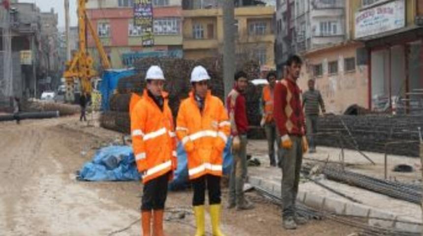 Gaziantep&rsquo;in En B&uuml;y&uuml;k K&ouml;pr&uuml;l&uuml; Kavşağı Yapımı Hızla İlerliyor