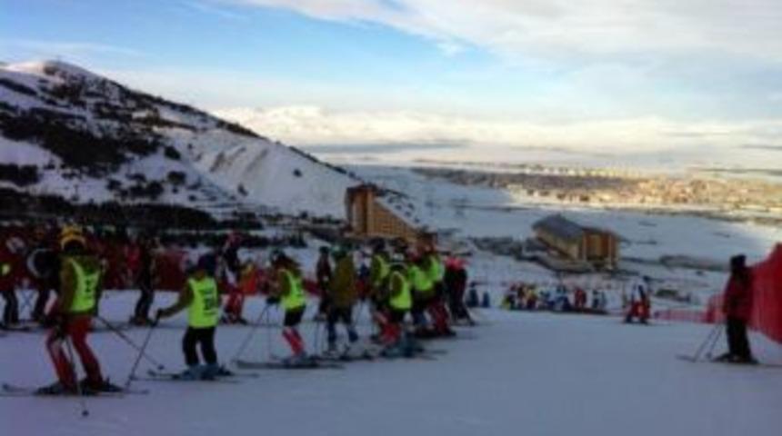 Bursalı Kayak&ccedil;ı Erzurum&rsquo;dan Birincilikle D&ouml;nd&uuml;