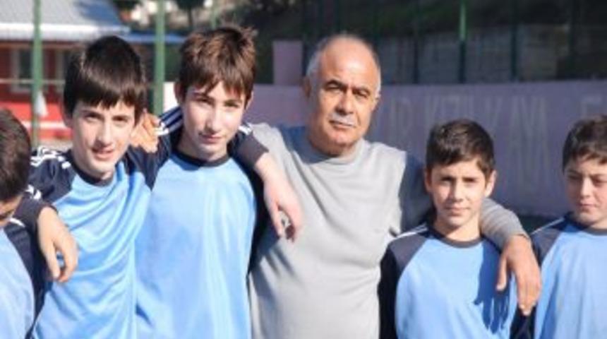 Antren&ouml;r Muhtar Işbaşında