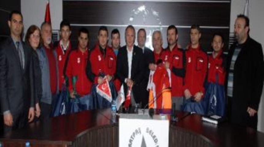 Evcilmen&rsquo;den Ampute Takımı&rsquo;na Destek