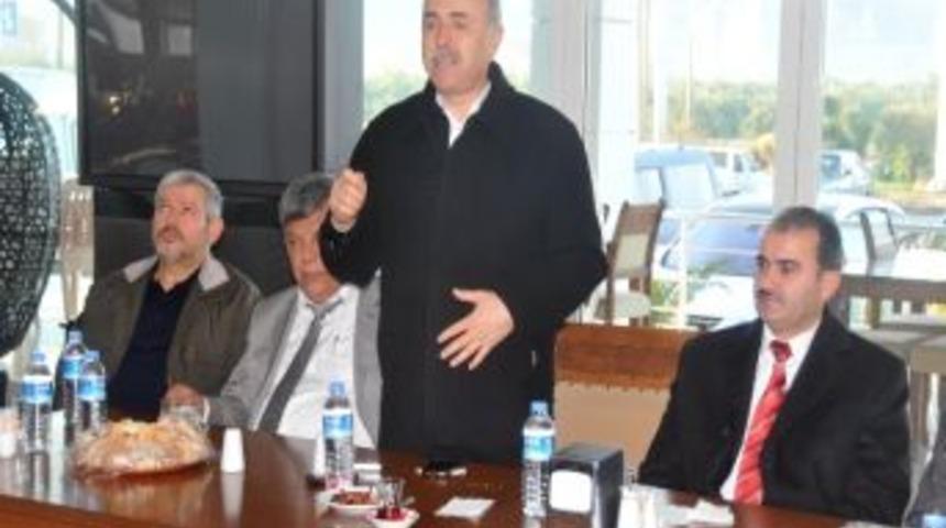 Ak Parti'li Boğa Gen&ccedil;lerle Buluştu