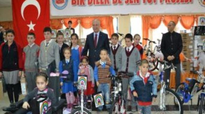 Manisa&rsquo;da &lsquo;bir Dilek De Sen Tut&rsquo; Projesi