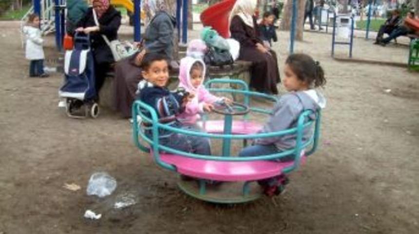 Sıcaklık 21 Dereceyi G&ouml;sterirken Bahar Yaşandı