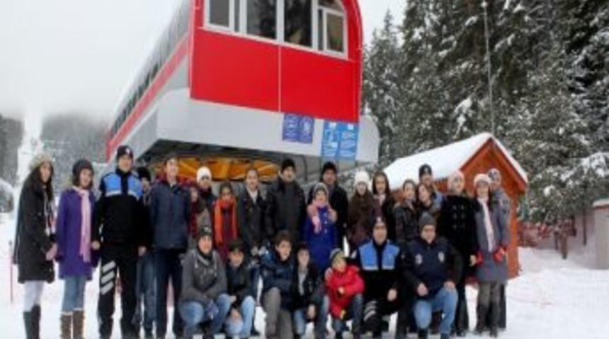 Polisten &Ouml;ğrencilere Ilgaz Gezisi