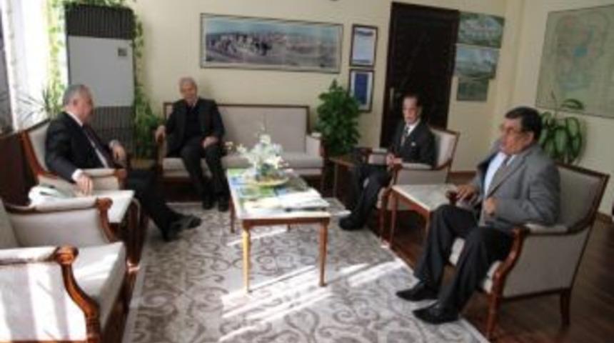 Necmettin Cevheri&rsquo;den &Uuml;niversiteye Ziyaret