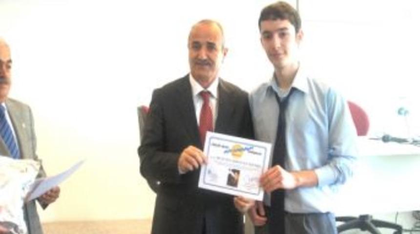 Afiş Yarışmasında Birinci End&uuml;stri Meslek Lisesinden