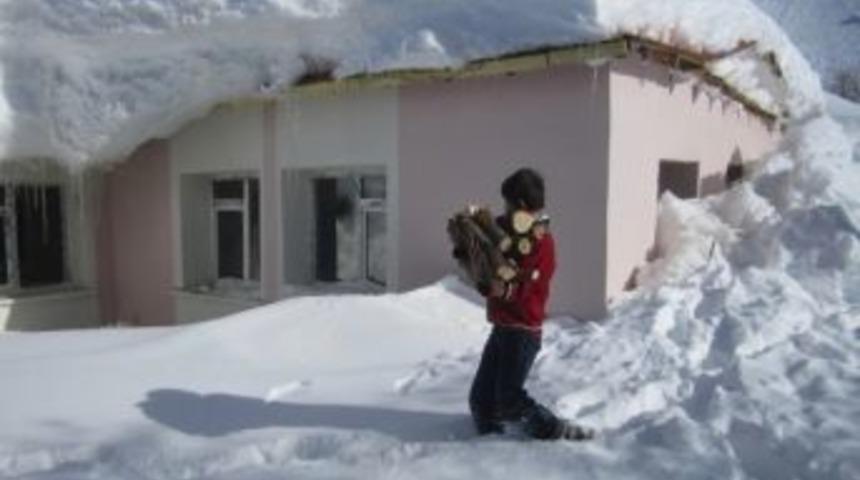 Kara g&ouml;m&uuml;len okuldan ilgin&ccedil; g&ouml;r&uuml;nt&uuml;ler