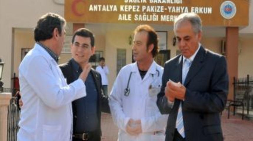 T&uuml;t&uuml;nc&uuml; Bir Ayda 27 Asm'de 113 Doktor İle Bir Araya Geldi